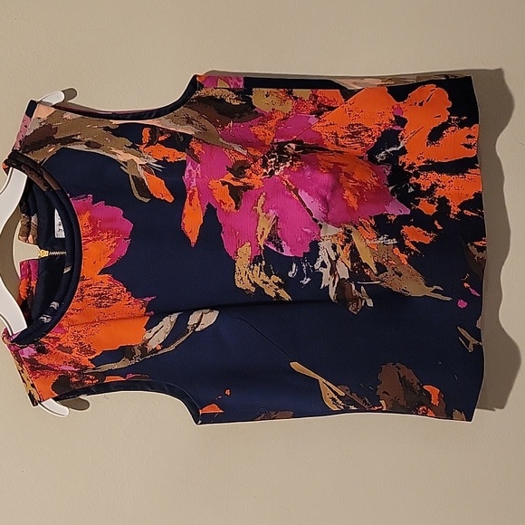 Trina Turk Tops - ❤️ TRINA TURK FLORAL SLEEVELESS SHELL TOP, XS